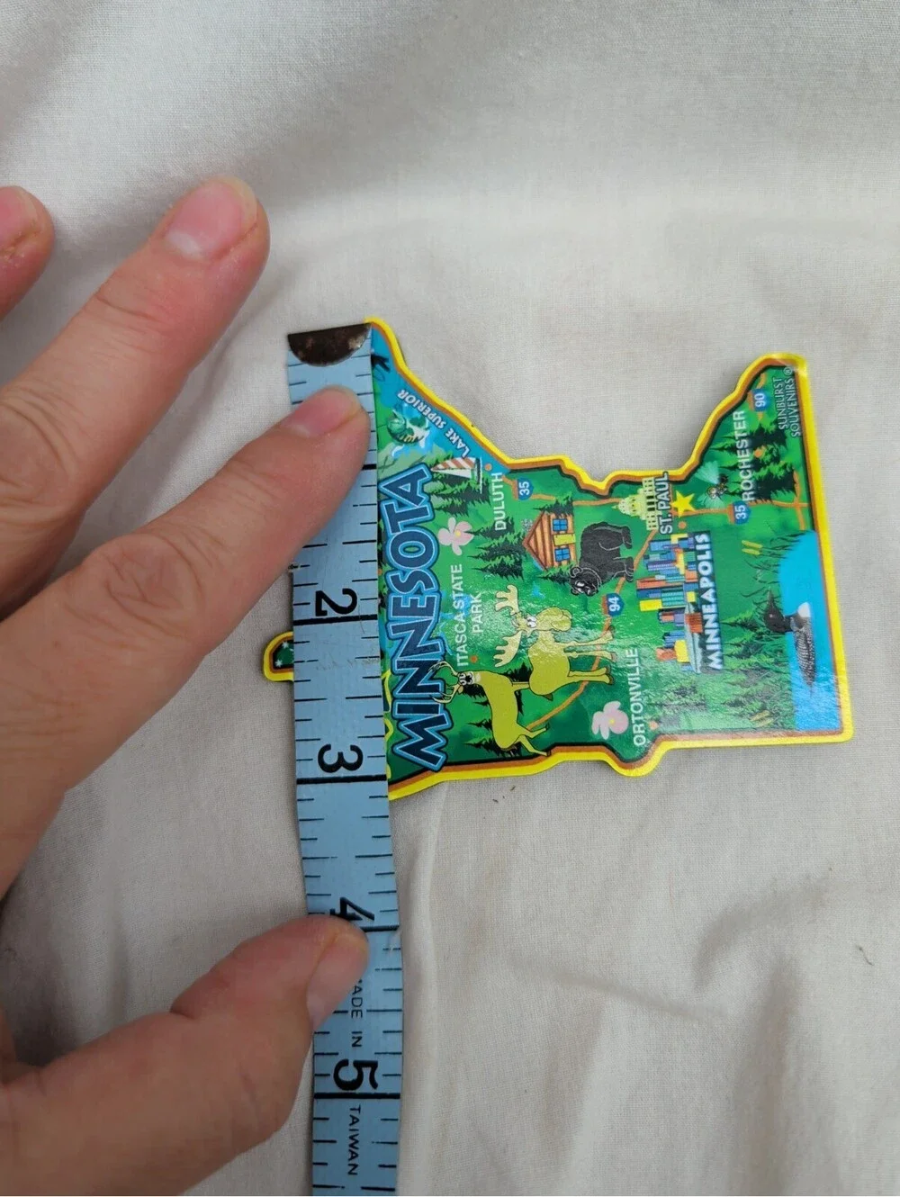 MINNESOTA STATE MAP AND LANDMARKS COLLAGE FRIDGE COLLECTIBLE SOUVENIR MAGNET